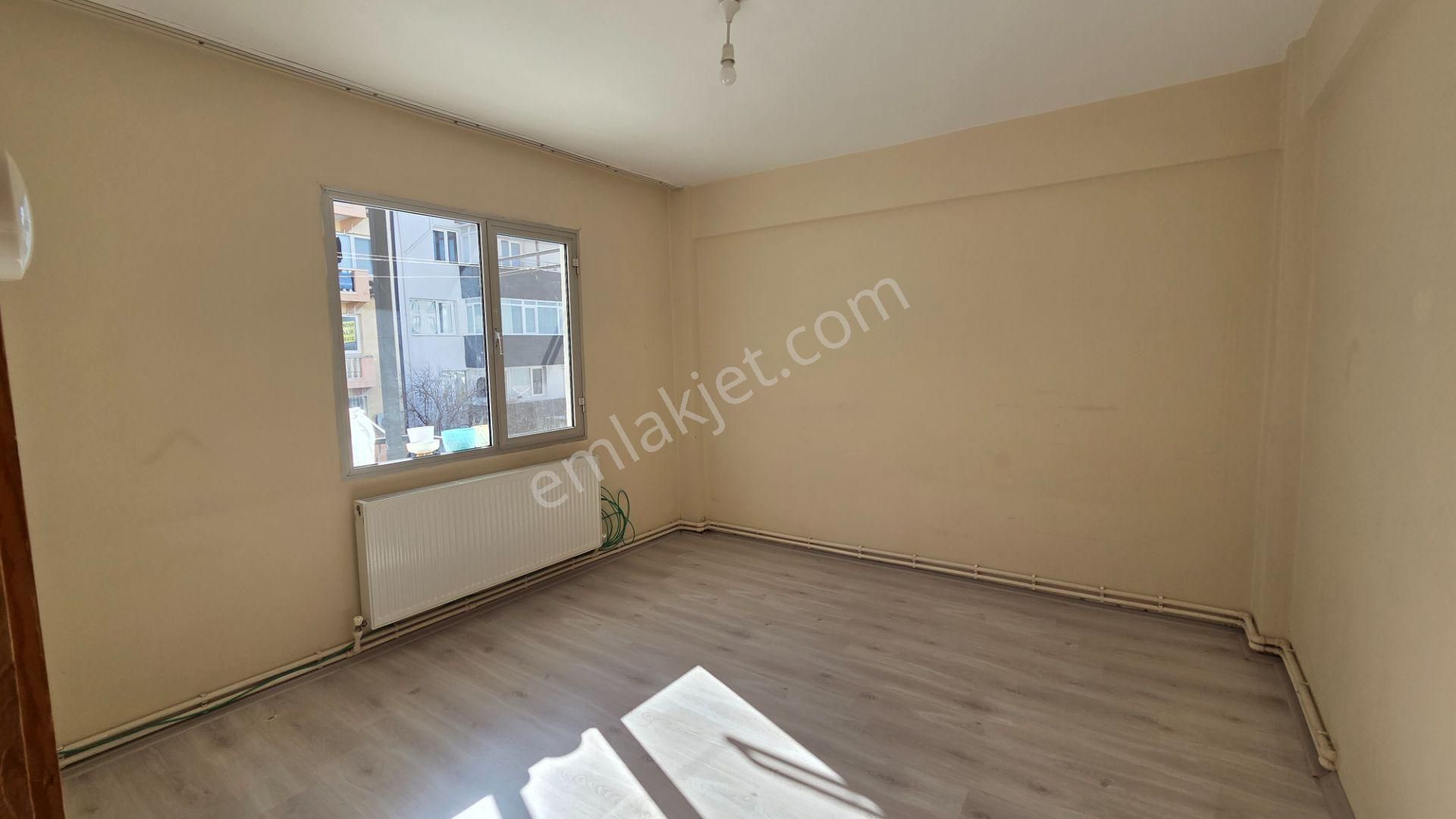 İnönü Mahallesinde 3+1 Doğalgazlı Kiralık Daire - Görsel 4