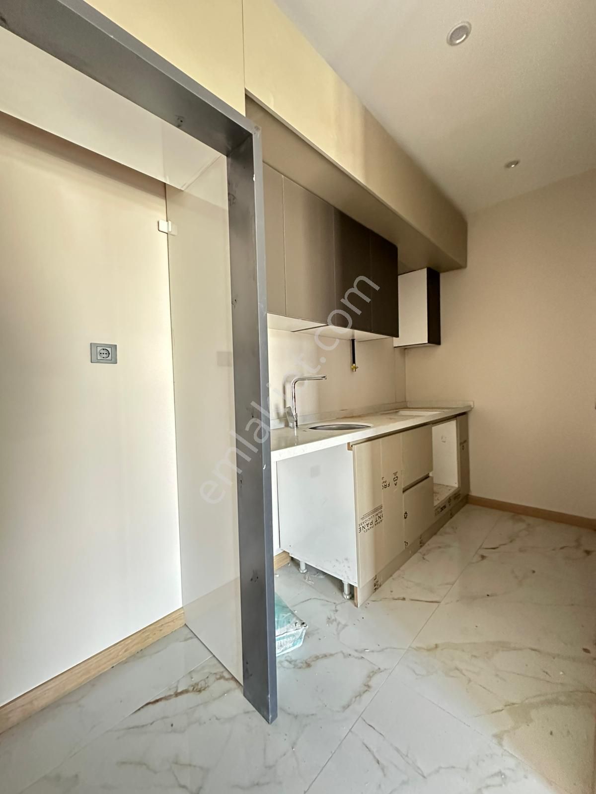 Gülbahçe Pazar Pazarı Caddesinde | Sıfır 2+1 Ara Kat Otoparklı Satılık Daire - Görsel 9