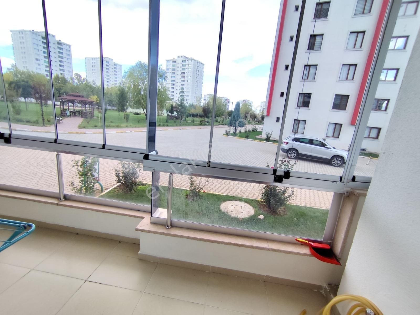 Rota'dan 50 Lik Yol'da Özel Okullar Bölgesi Eşyalı 2.5+1 Daire - Görsel 3