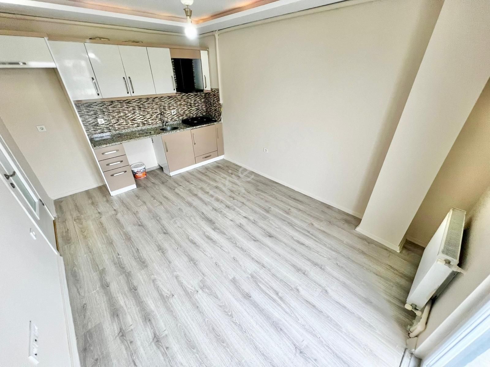 ꧁ay Emlaktan꧂akçay'da Full Kredili Ön Cephe Kombili Asansörlü Muhteşem Konumlu Satılık 1+1 Daire - Görsel 8