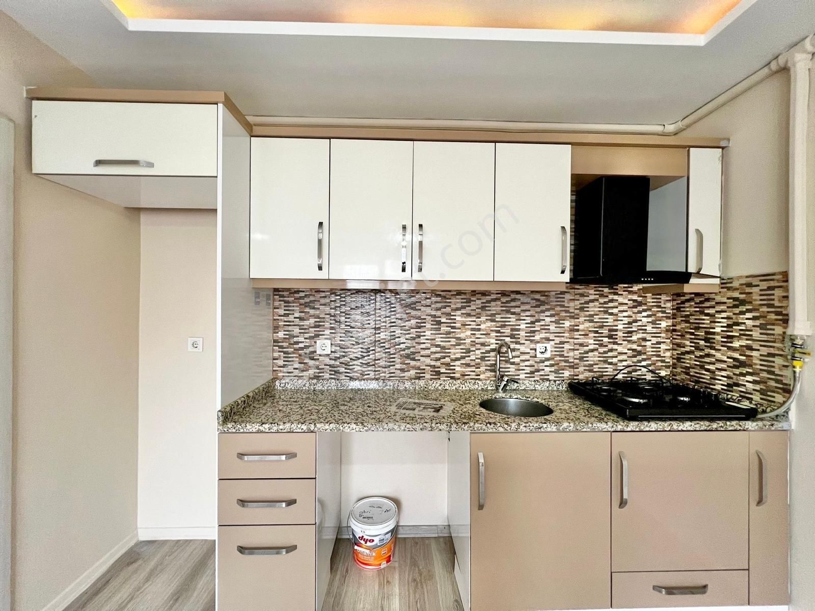 ꧁ay Emlaktan꧂akçay'da Full Kredili Ön Cephe Kombili Asansörlü Muhteşem Konumlu Satılık 1+1 Daire - Görsel 4