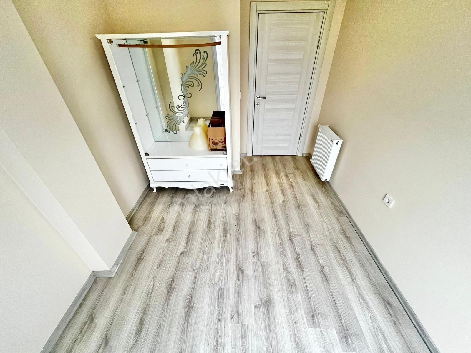 ꧁ay Emlaktan꧂akçay'da Full Kredili Ön Cephe Kombili Asansörlü Muhteşem Konumlu Satılık 1+1 Daire - Görsel 22