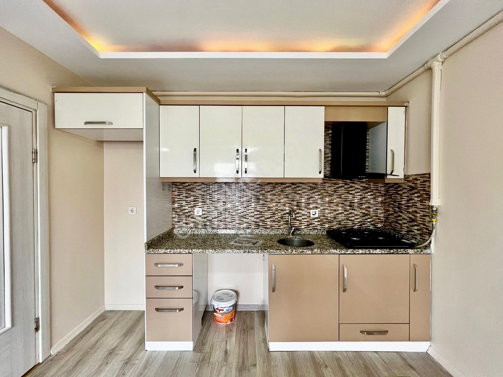 ꧁ay Emlaktan꧂akçay'da Full Kredili Ön Cephe Kombili Asansörlü Muhteşem Konumlu Satılık 1+1 Daire - Görsel 2