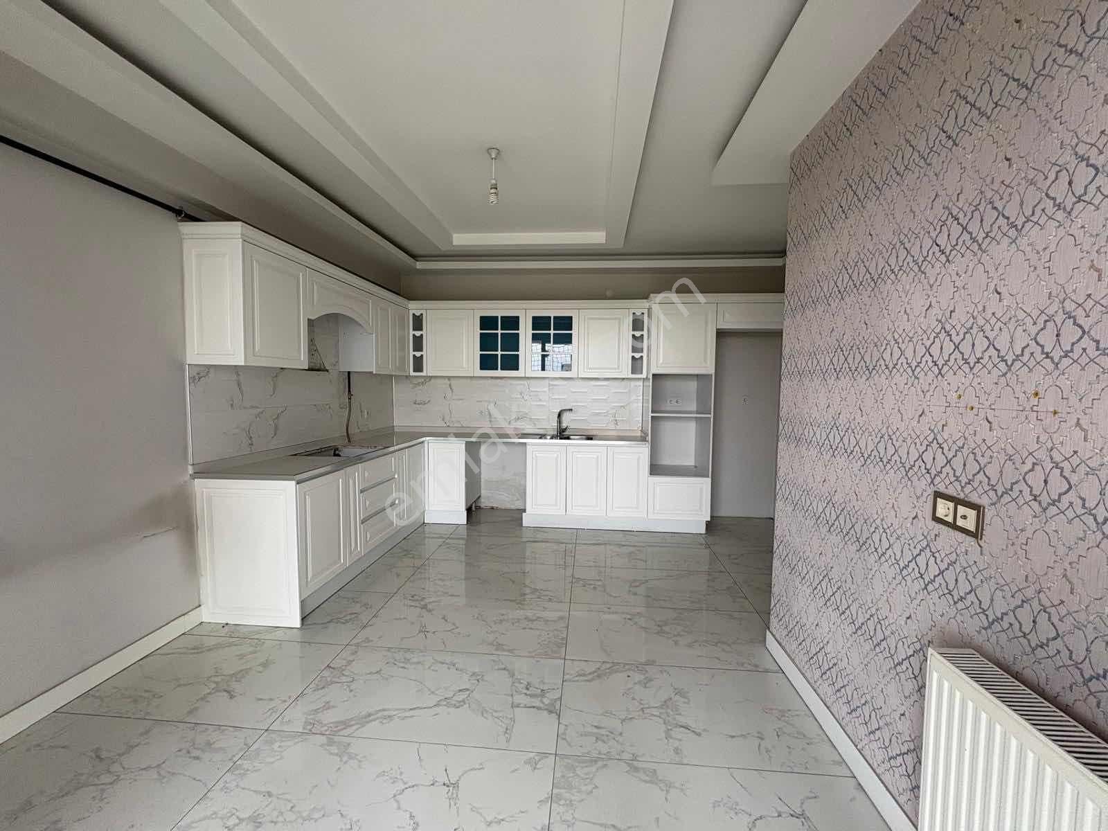 Rotadan Siverek Caddesinde Satılık 3+1 Lüks Daire