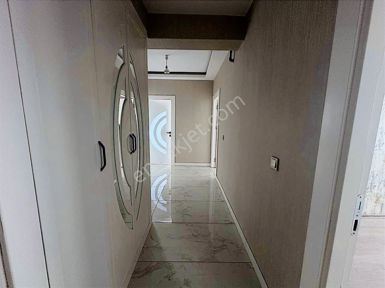 Rotadan Siverek Caddesinde Satılık 3+1 Lüks Daire - Görsel 18