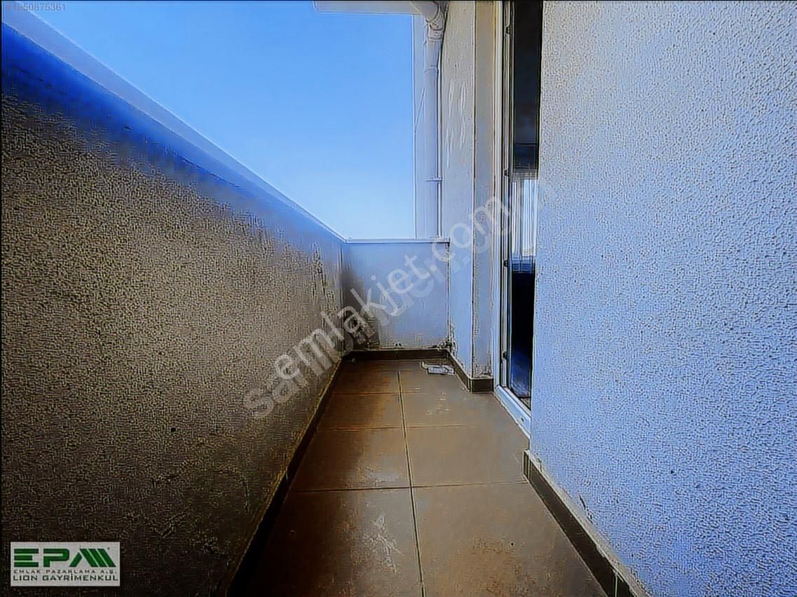 Küçükbakkalköy Metro Yürüme Mesafesi 2+1 Eşyalı Arakat Kiralık - Görsel 6