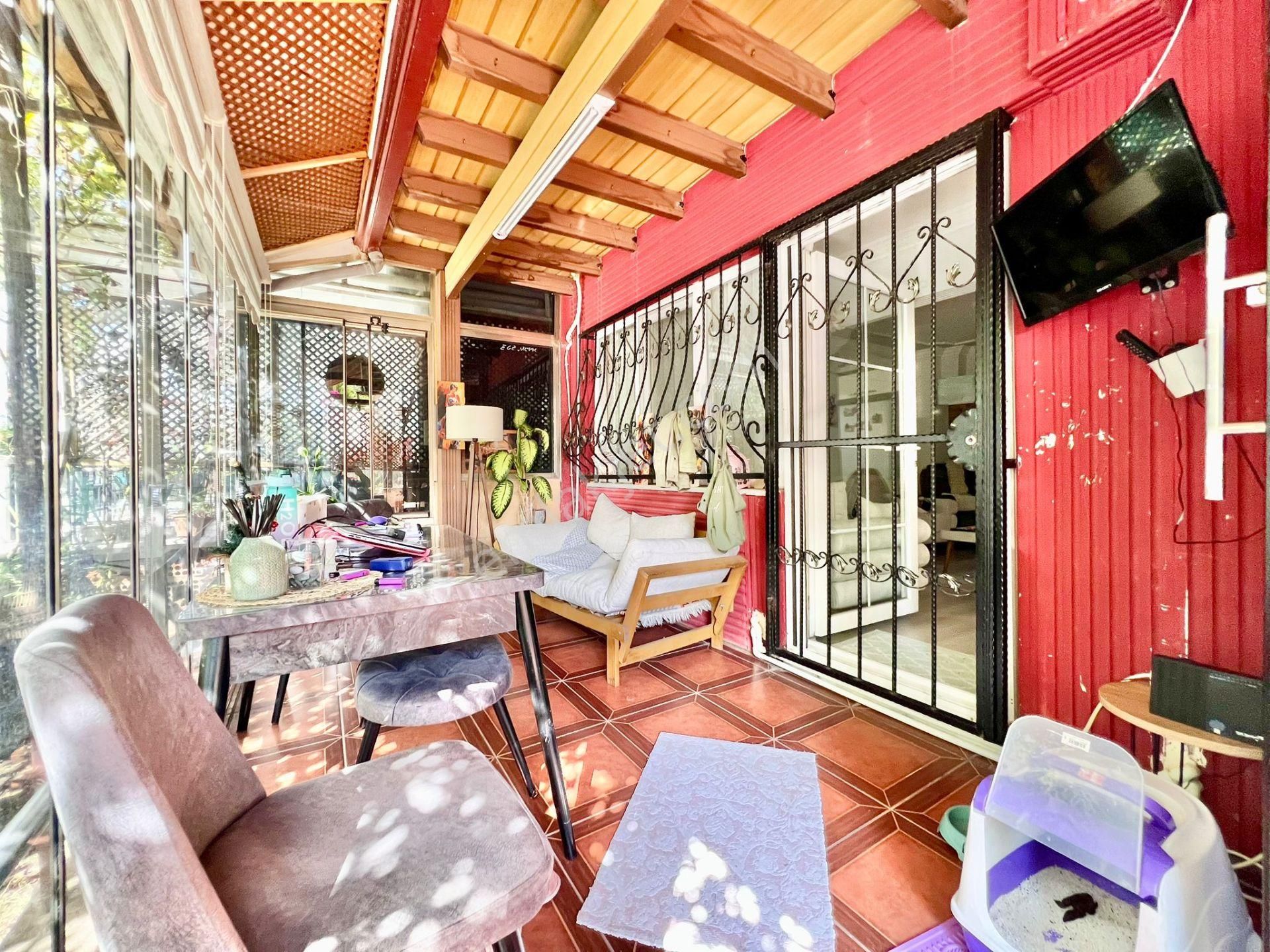 ꧁ay Emlaktan꧂altınkum'da Denize 100 Mt Müstakil Tadında Bahçe Kullanımlı Ön Cephe Satılık 1+1 Daire