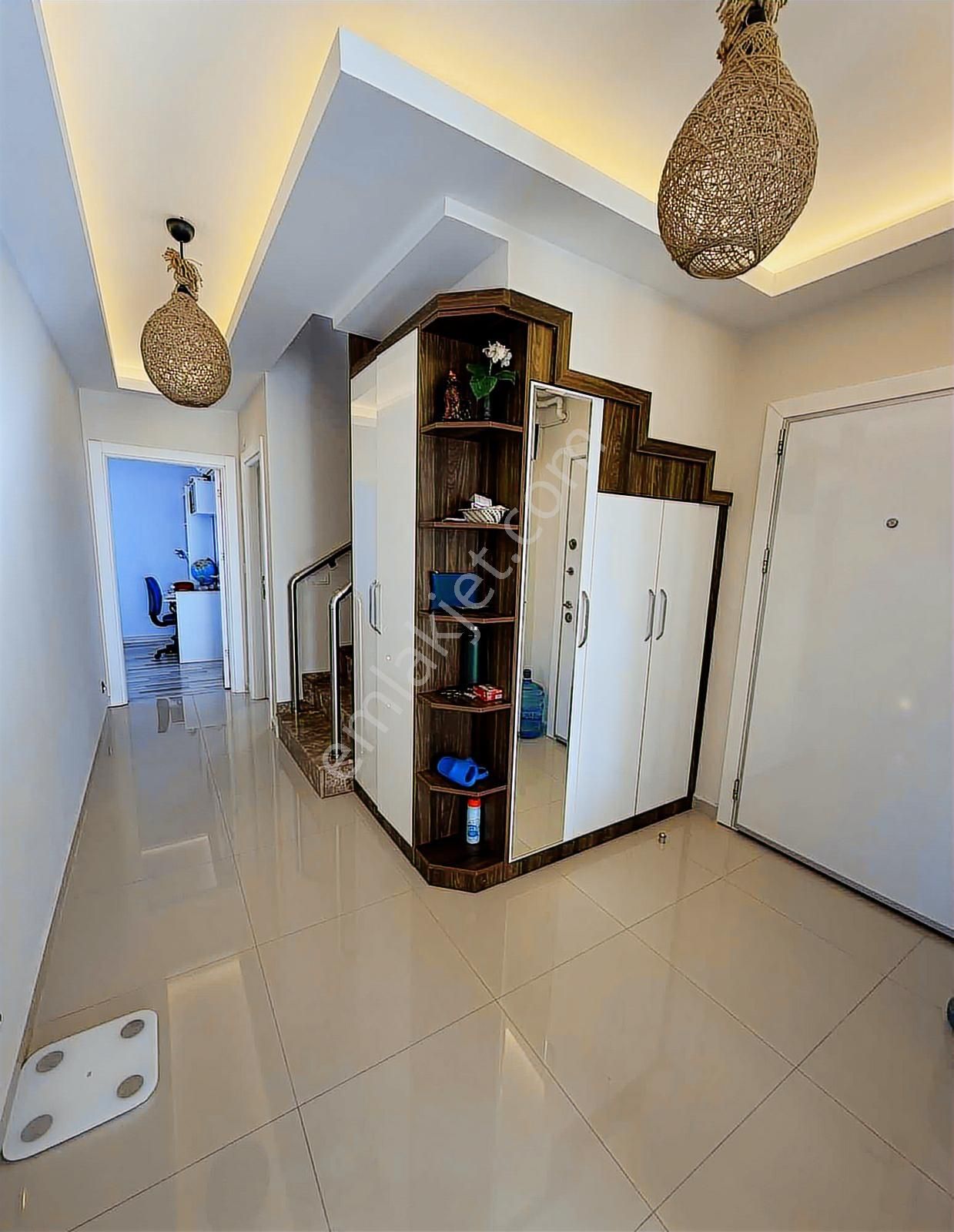 Mazıdağı'nda Havuzlu Binada Teraslı 4+1 Lüks Dubleks Daire - Görsel 15