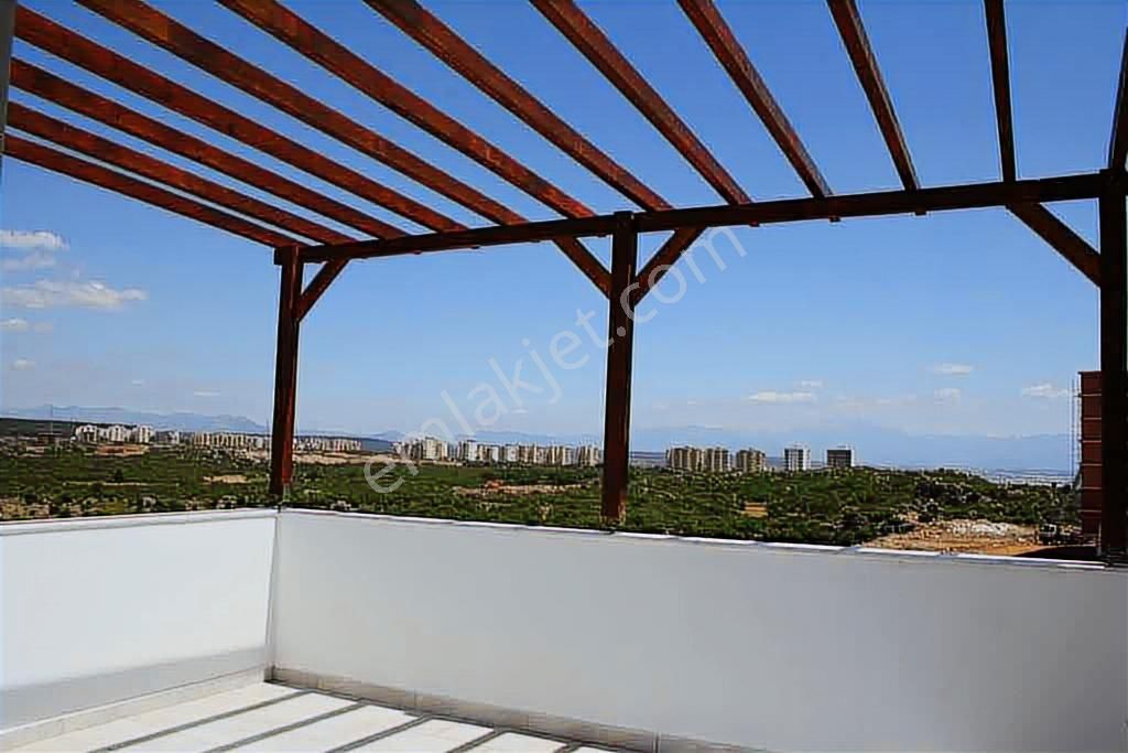 Mazıdağı'nda Havuzlu Binada Teraslı 4+1 Lüks Dubleks Daire - Görsel 5