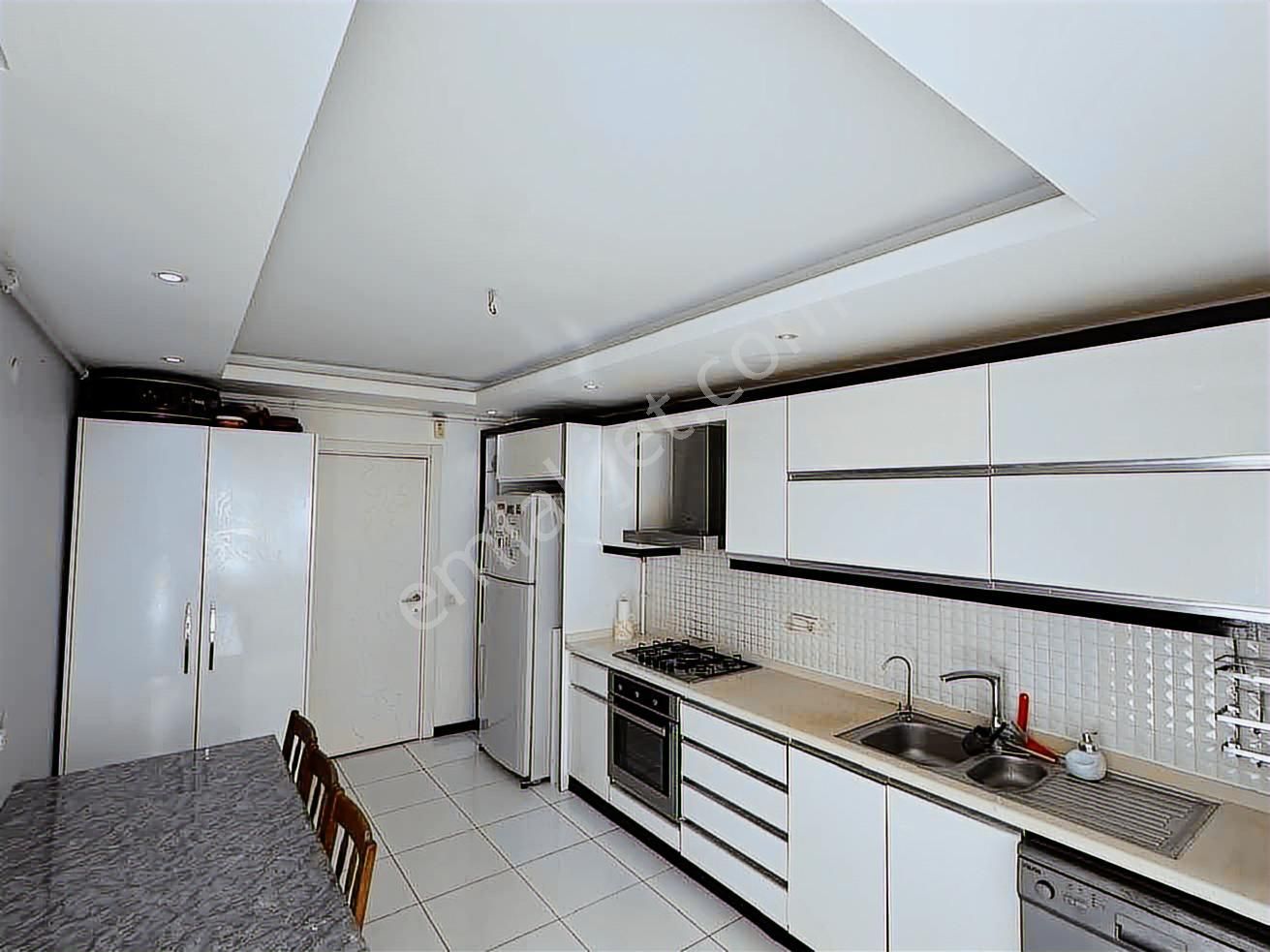 Uncalıda Havuzlu Otoparklı Ara Kat Geniş 3+1 Daire - Görsel 32