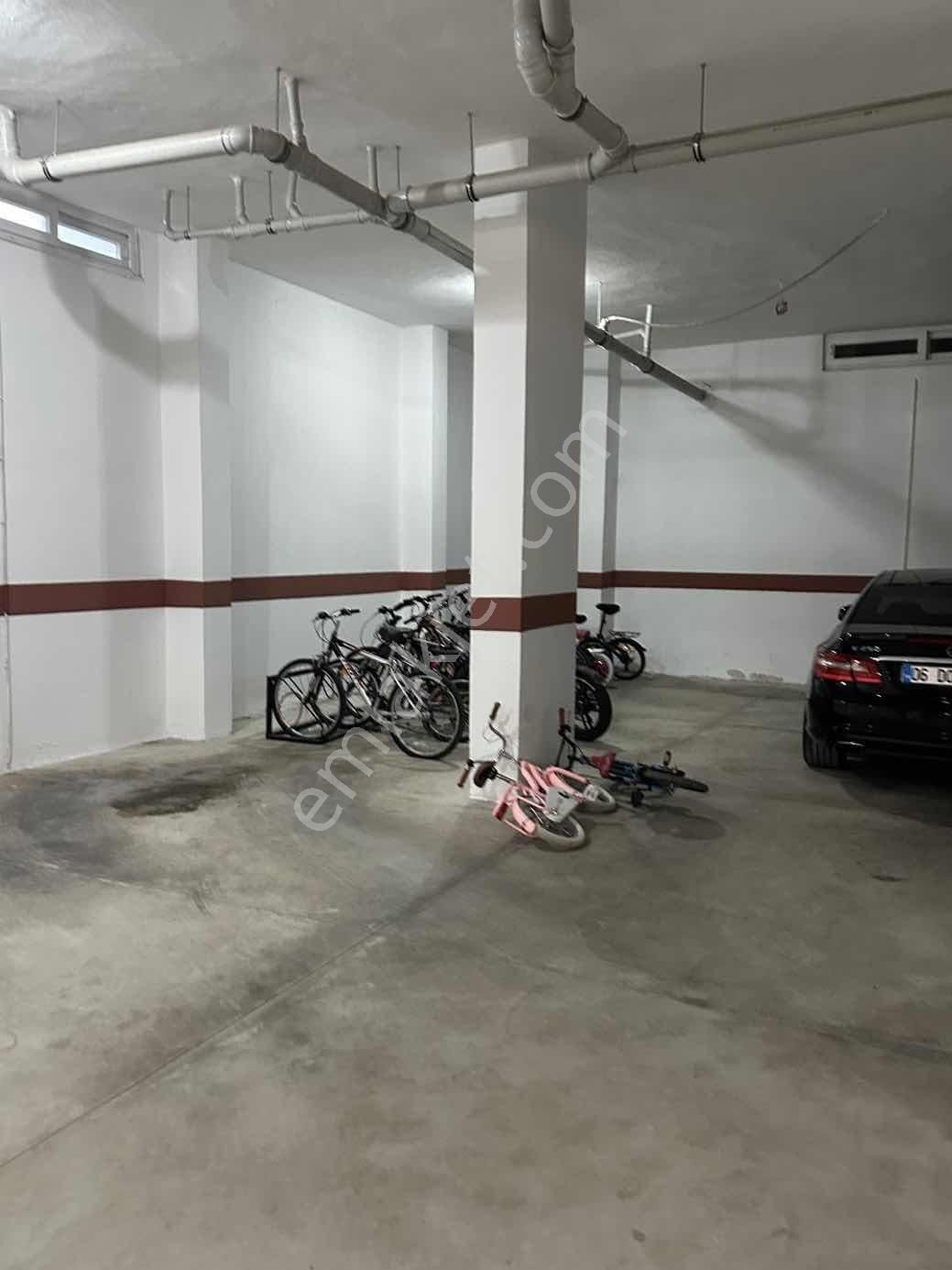 Uncalıda Havuzlu Otoparklı Ara Kat Geniş 3+1 Daire - Görsel 19