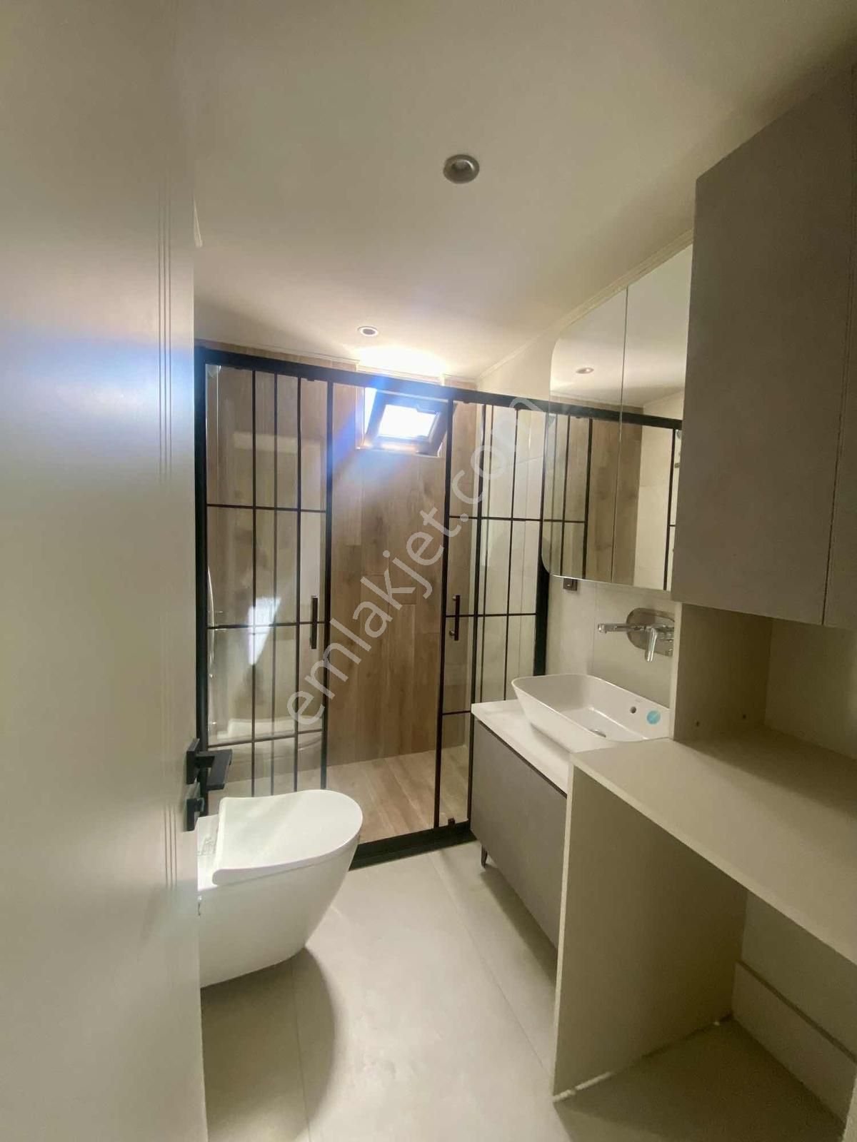 Kepez Göçerlerde Site İçinde 2. Kat Havuz Manzaralı Sıfır2+1 - Görsel 7