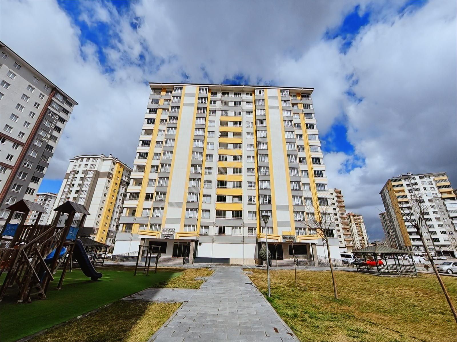 Küçük Ali Mahallesin De 3+1 Güneş Konağın Da Satılık Daire - Görsel 5