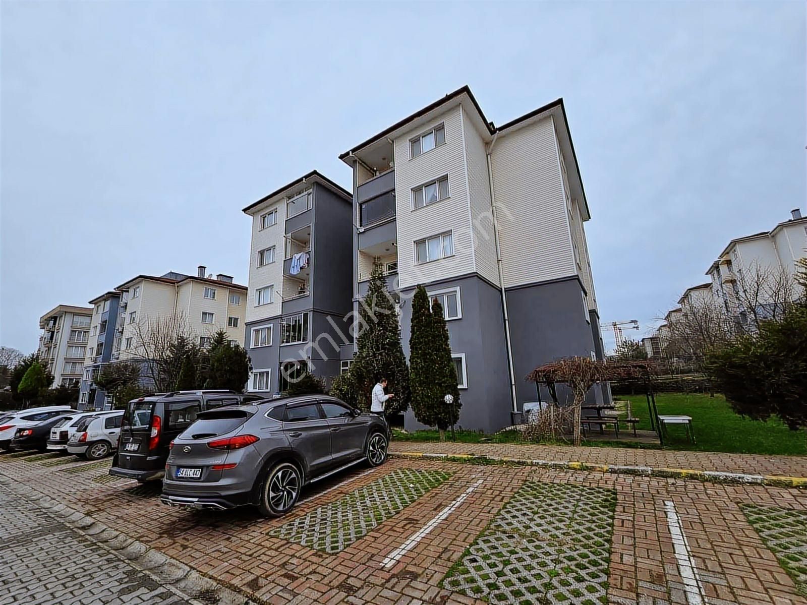 Korucukda Site İçi Satılık 2+1 Bakımlı Daire