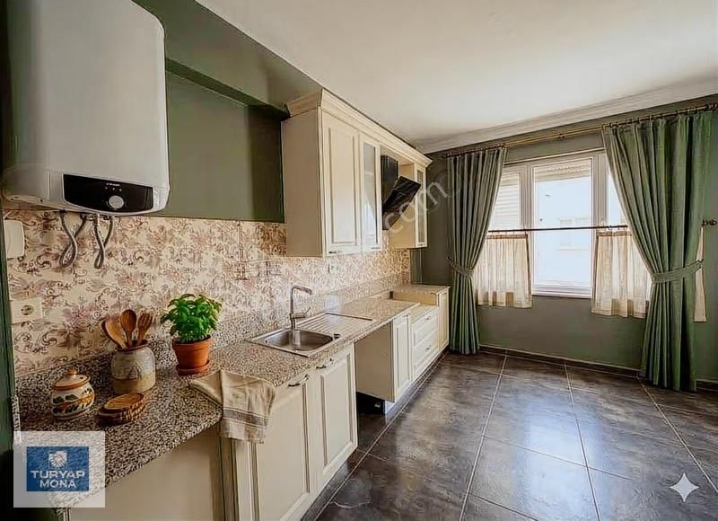 Astur'da İçi Yenilenmiş 3+1 Geniş Daire