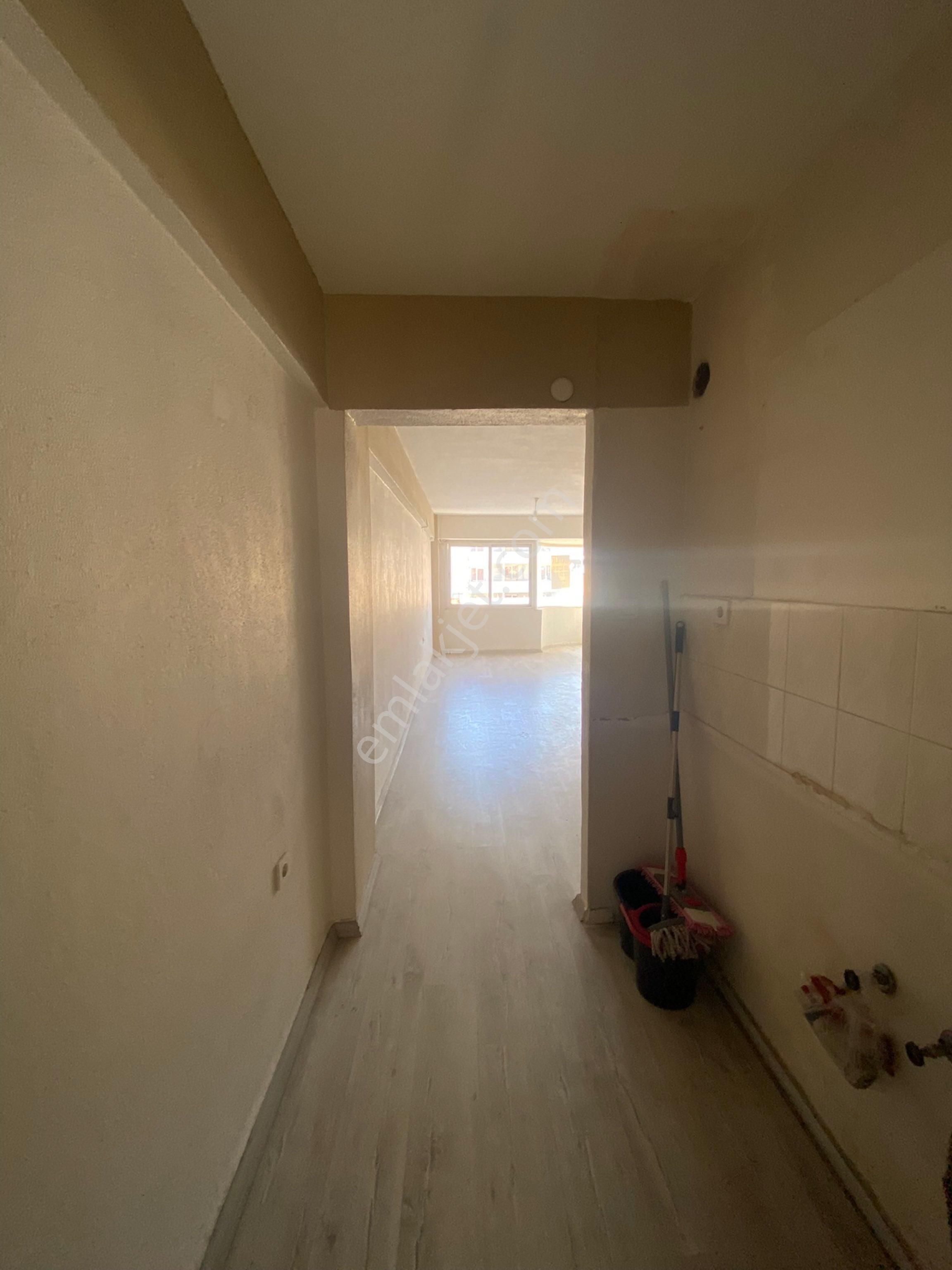 Akalın Dan Şehir Merkezinde Ayrı Mufak Arakat 1+1 Satılık Daire - Görsel 12