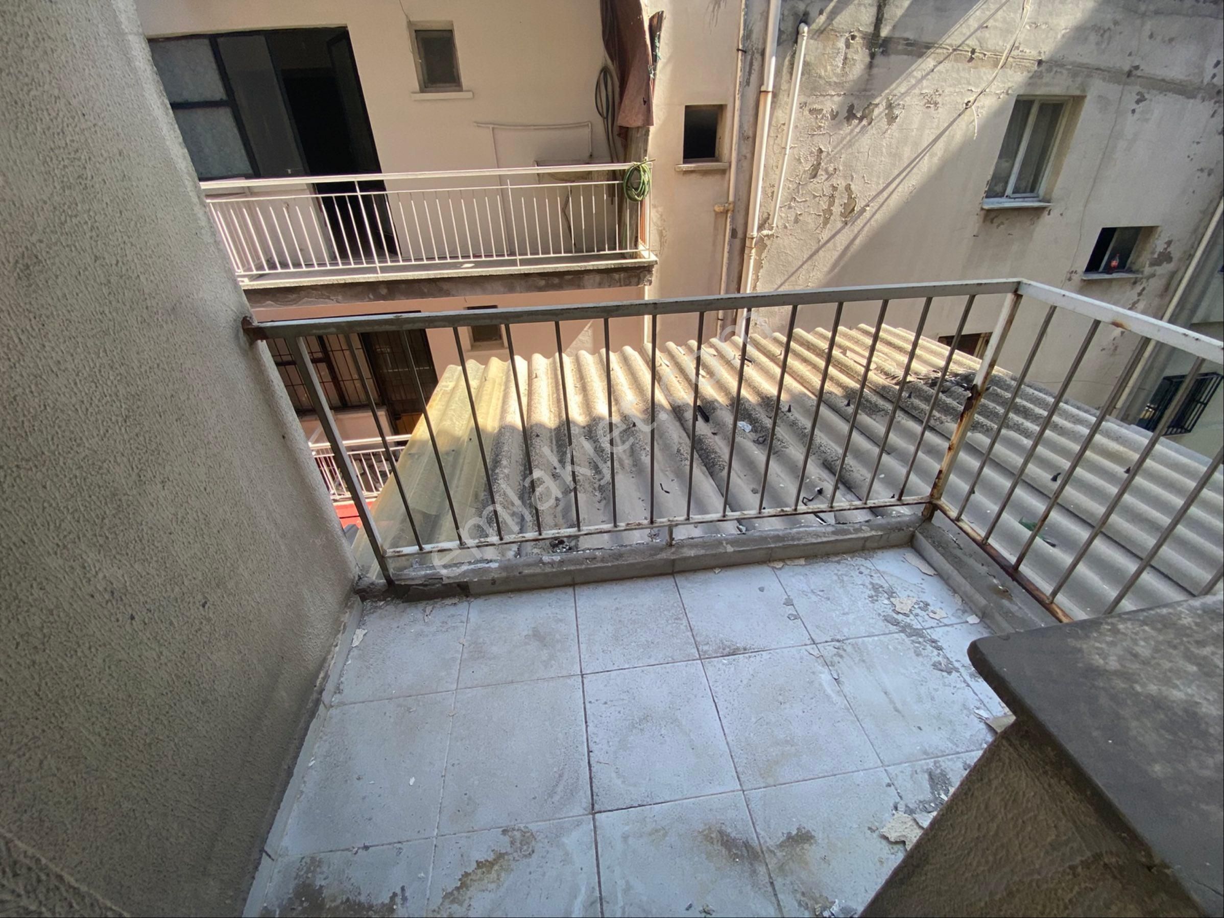 Akalın Dan Şehir Merkezinde Ayrı Mufak Arakat 1+1 Satılık Daire - Görsel 14