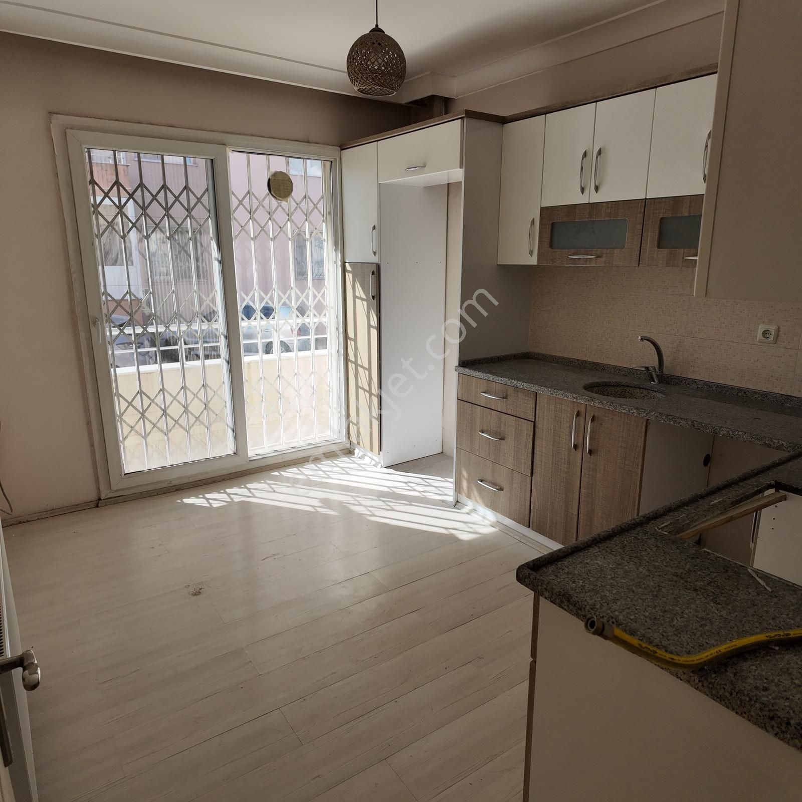 Hürriyetde Bakımlı 135 M2 3+1 Bahçeli Otoparklı Daire - Görsel 15