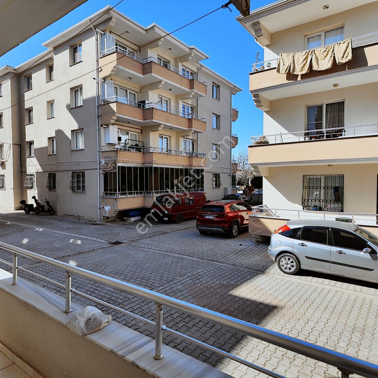Hürriyetde Bakımlı 135 M2 3+1 Bahçeli Otoparklı Daire - Görsel 12