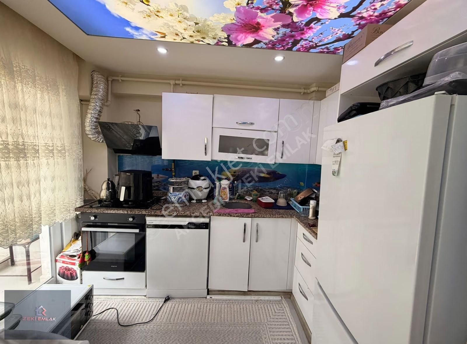 Zeki Emlak'tan Muradiye Mh Kredi Limiti Olmayan 1+1 Satılık D.