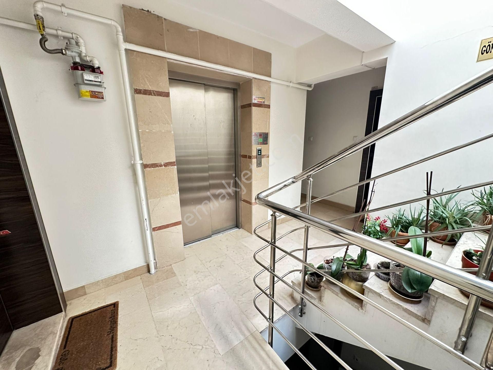 Sezgin Cad. Üzeri Asansörlü Bina 4+1 Kapalı Teras Ön Cephe - Görsel 28