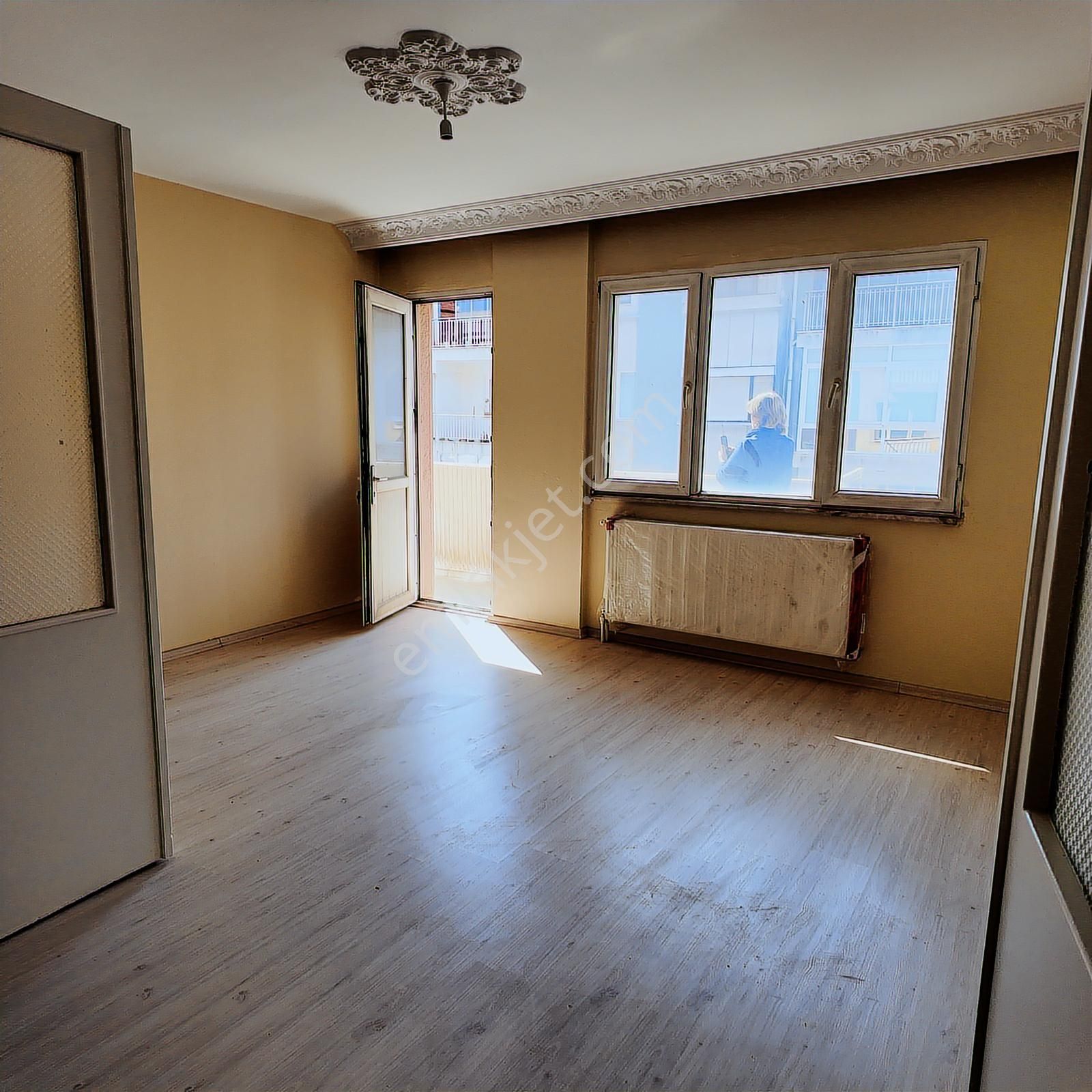 Ragıpbey Cadde Üzeri 120 M2 3+1 Bakımlı Arakat Daire - Görsel 25