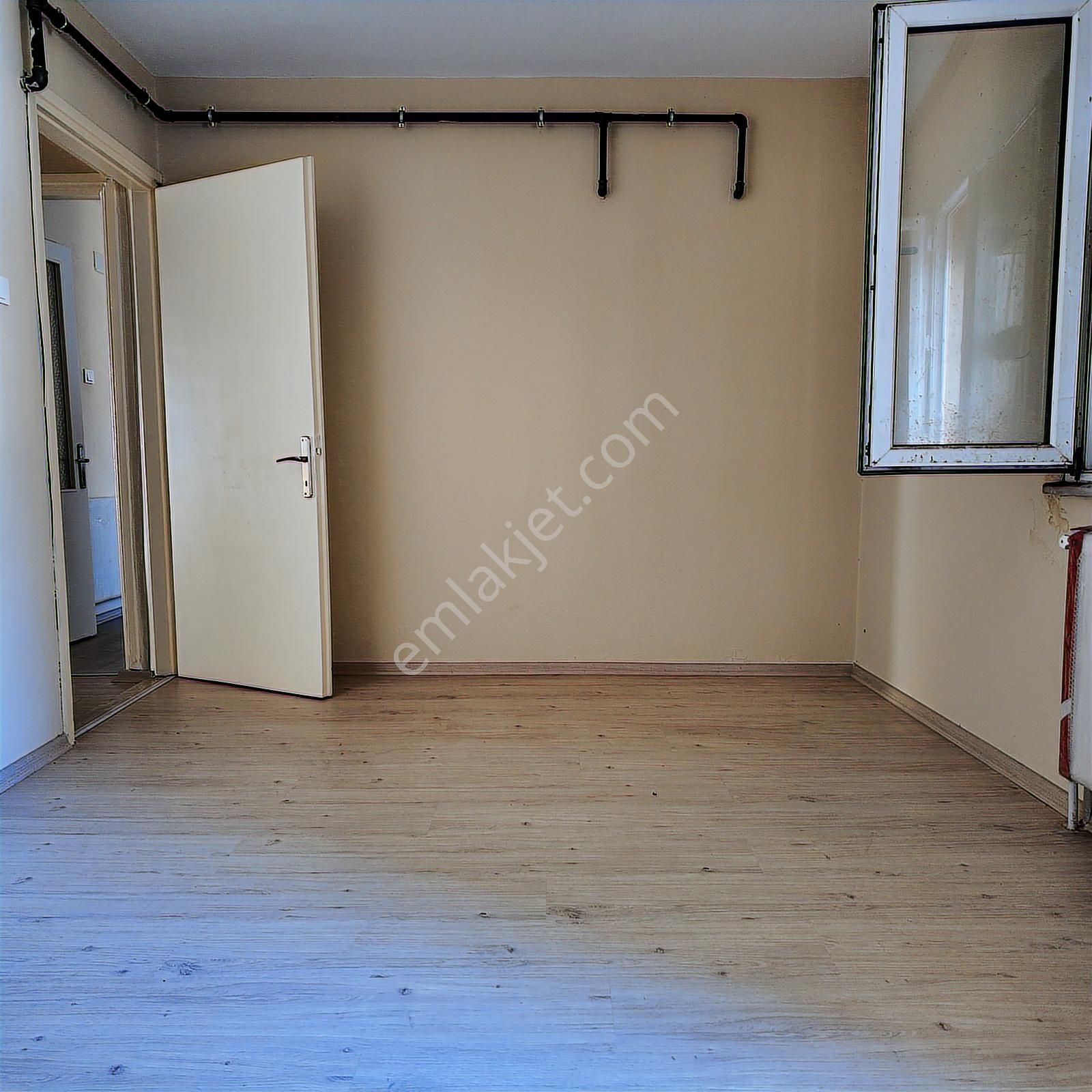 Ragıpbey Cadde Üzeri 120 M2 3+1 Bakımlı Arakat Daire - Görsel 10