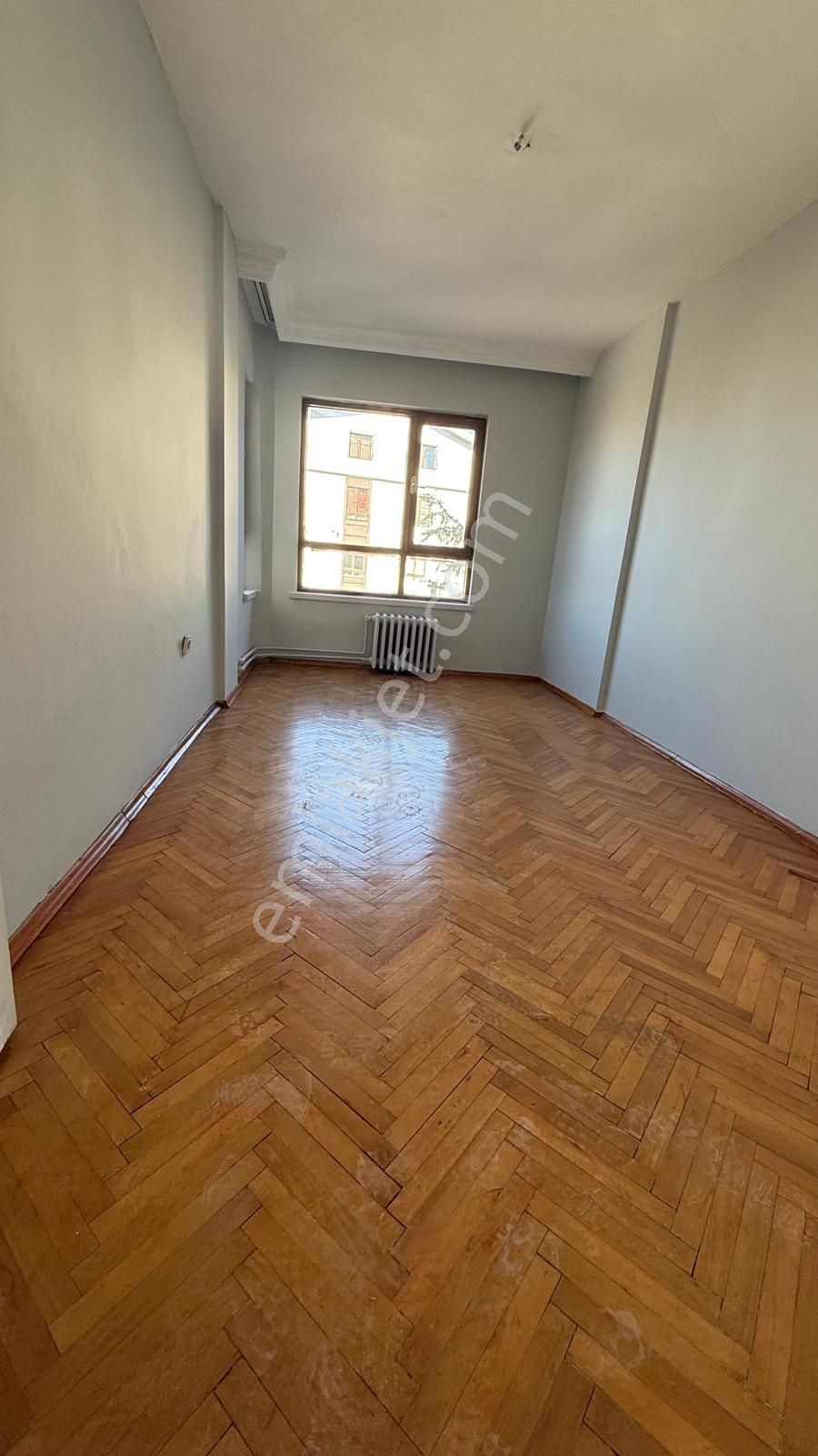 Dikmen Sokullu Caddede Ara Kat 150 M2 4+1 Satılık Daire - Görsel 10