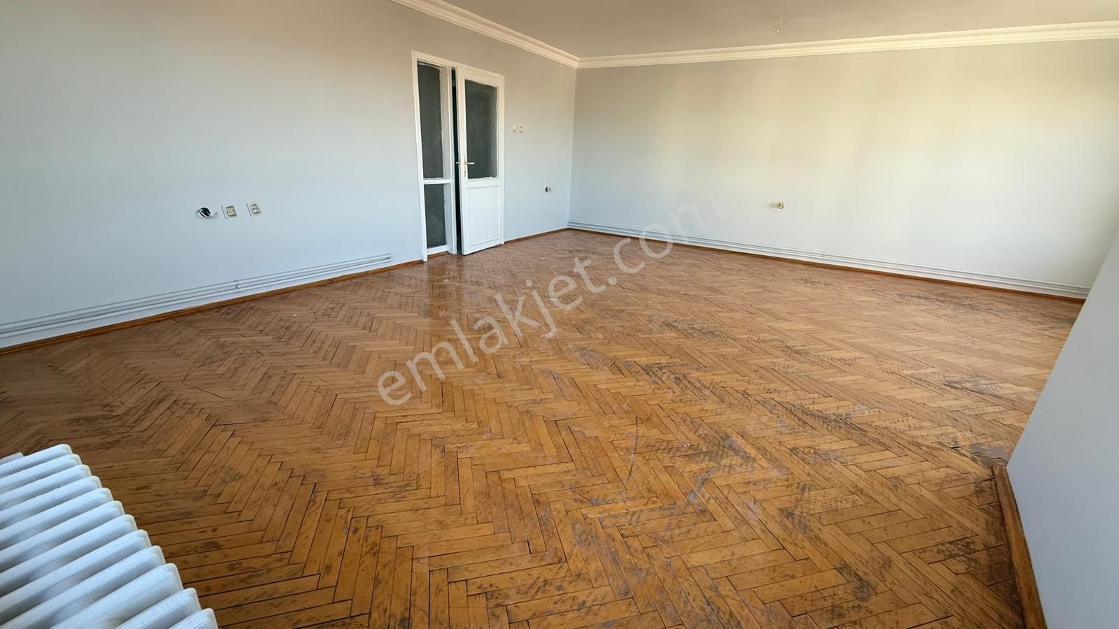 Dikmen Sokullu Caddede Ara Kat 150 M2 4+1 Satılık Daire - Görsel 4