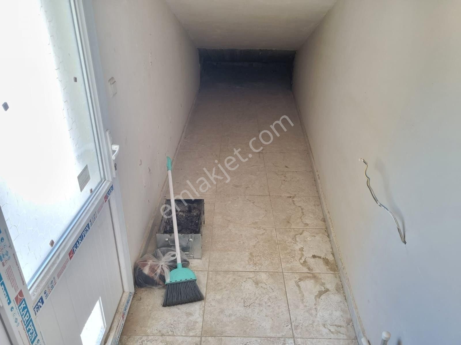 Kuşadası Merkezi Konum Çatı Dubleks 5+1 Kiralık Daire - Görsel 19