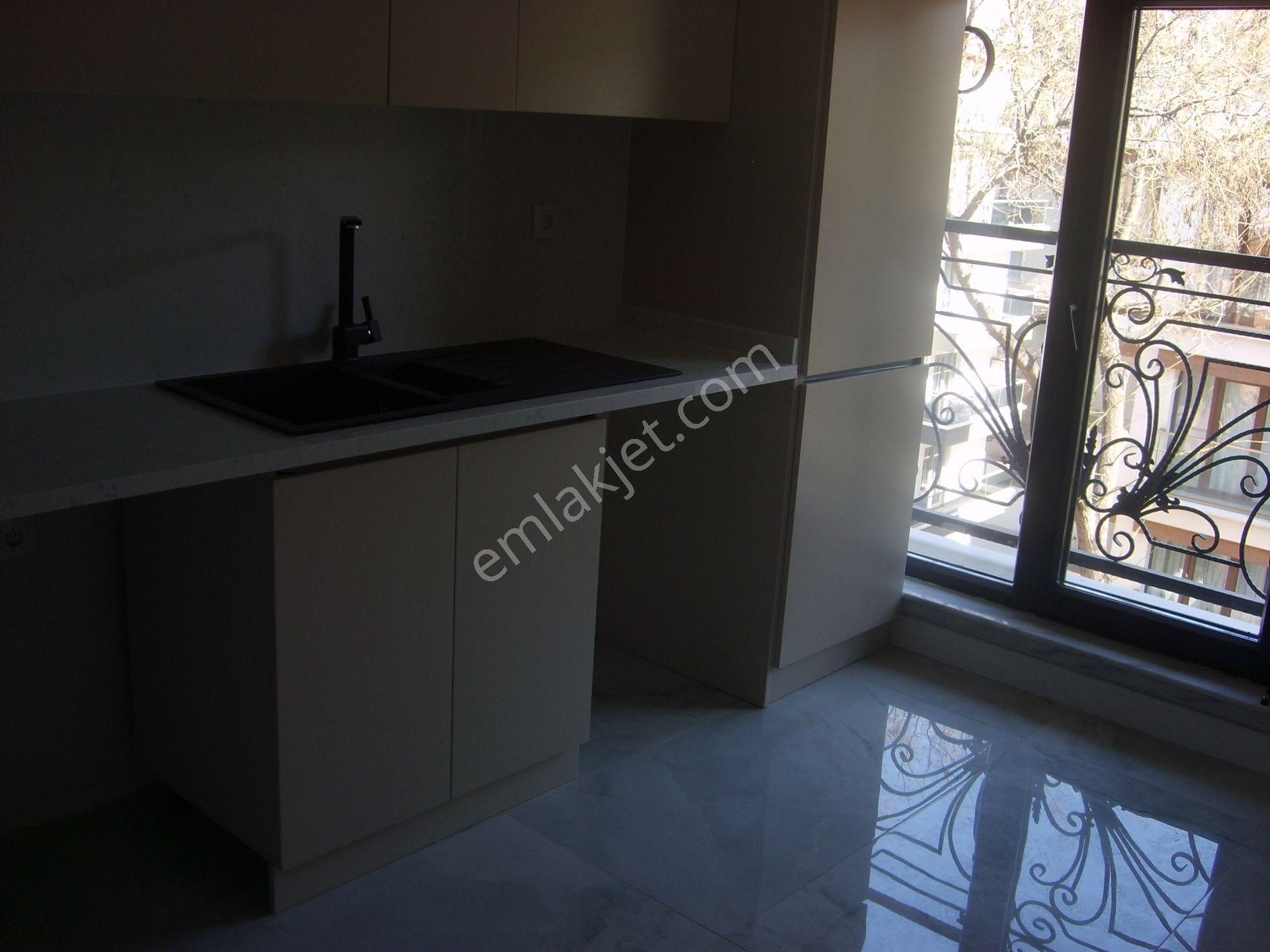 Bahçelide Sıfır 2+1 Duplex Kombili Asansörlü Otoparklı - Görsel 10