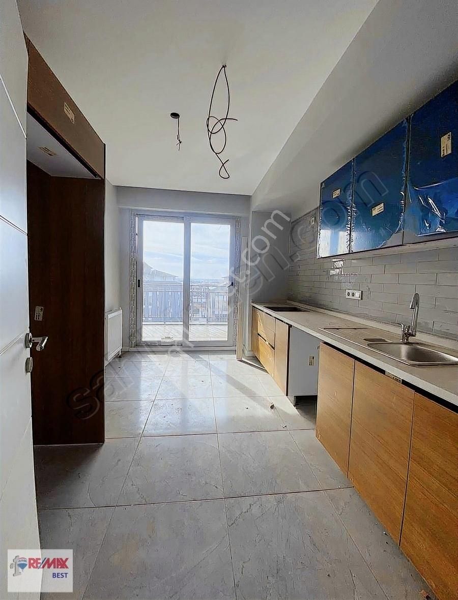 19 Remax Best'ten Ulukentte Siteiçerisinde Hementapu Teslimdaire