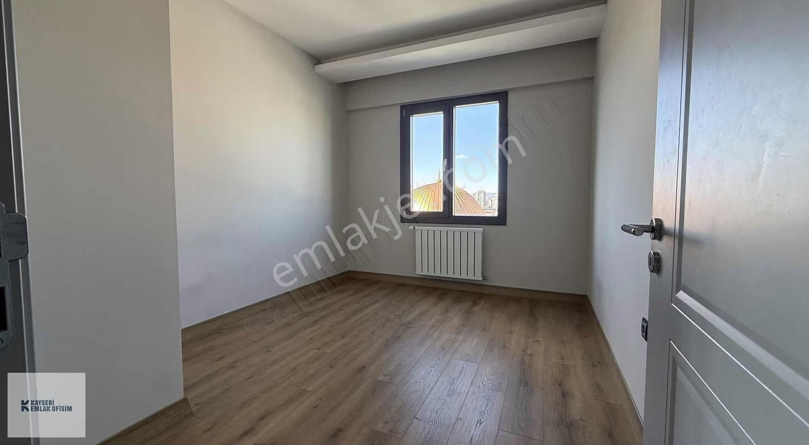 Köşk Mahallesi Tramvay Önü 5+1 Kiralık Daire - Görsel 10