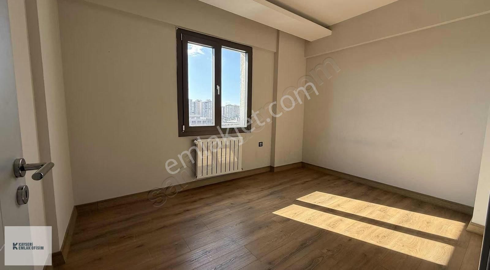 Köşk Mahallesi Tramvay Önü 5+1 Kiralık Daire - Görsel 6