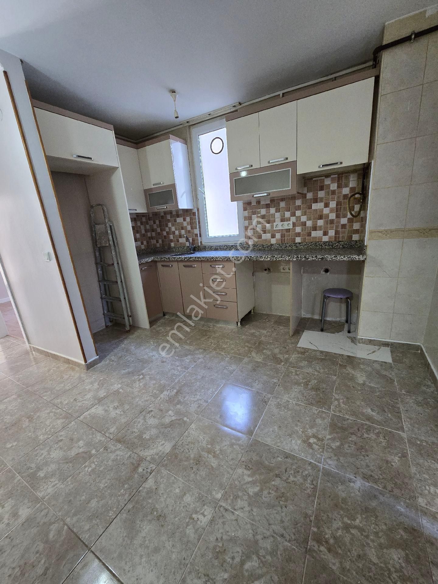 Ümraniye Armağanevler Mahallesi Akdeniz Caddesi Cepheli Satılık Daire - Görsel 21