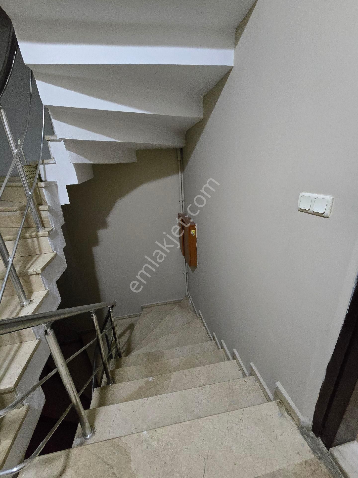 Ümraniye Armağanevler Mahallesi Akdeniz Caddesi Cepheli Satılık Daire - Görsel 6