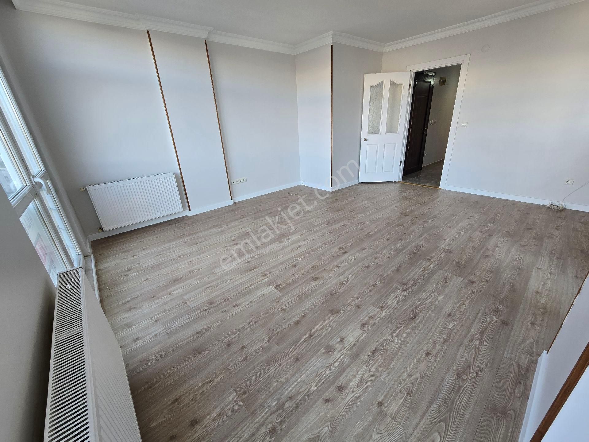 Ümraniye Armağanevler Mahallesi Akdeniz Caddesi Cepheli Satılık Daire - Görsel 15