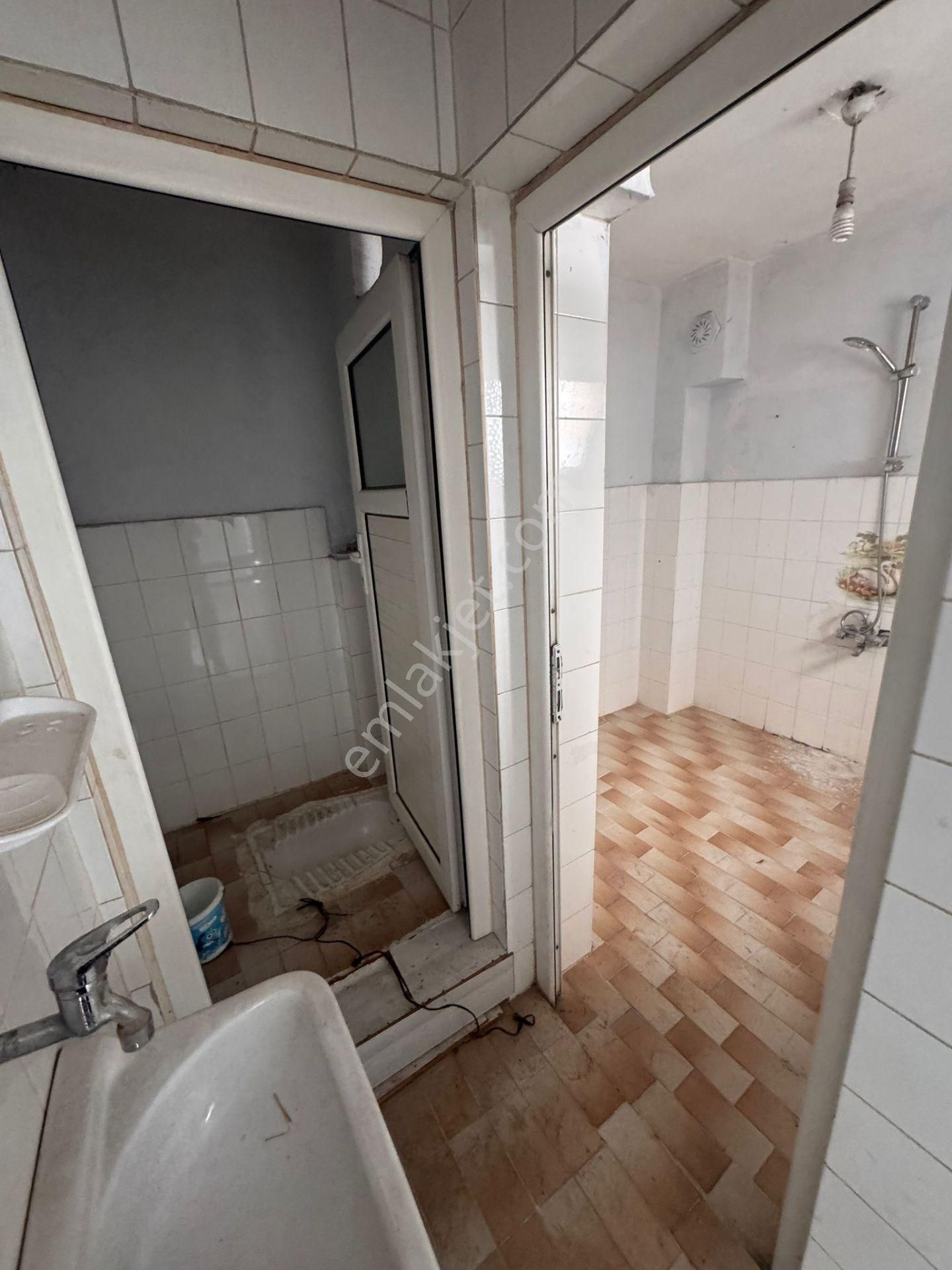 Merkezi Konumda 2+1 Balkonlu 3. Kat Ferahlığıyla Kiralık Daire - Görsel 8