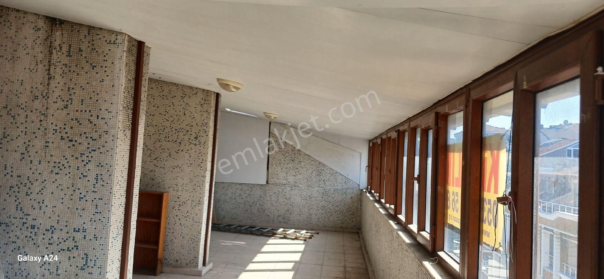 Avcılar Gümüşpala Da Göl Deniz Manzaralı Çift Daire Üzeri Kiralık - Görsel 25