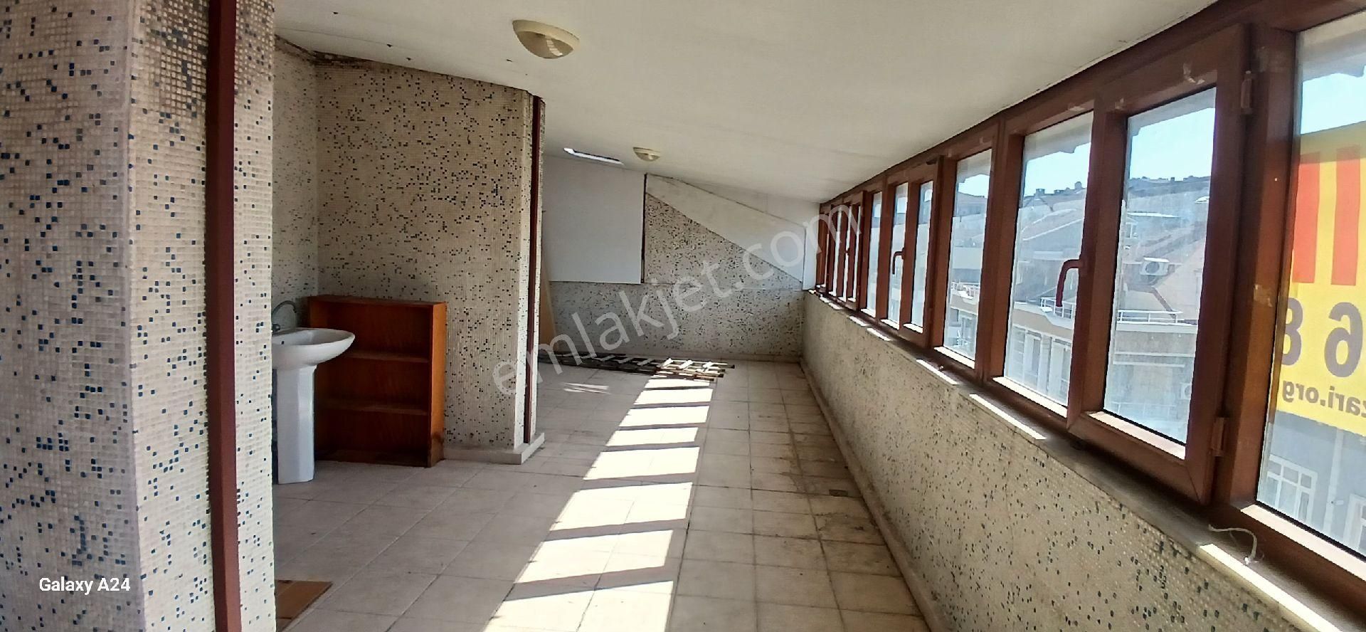 Avcılar Gümüşpala Da Göl Deniz Manzaralı Çift Daire Üzeri Kiralık - Görsel 24