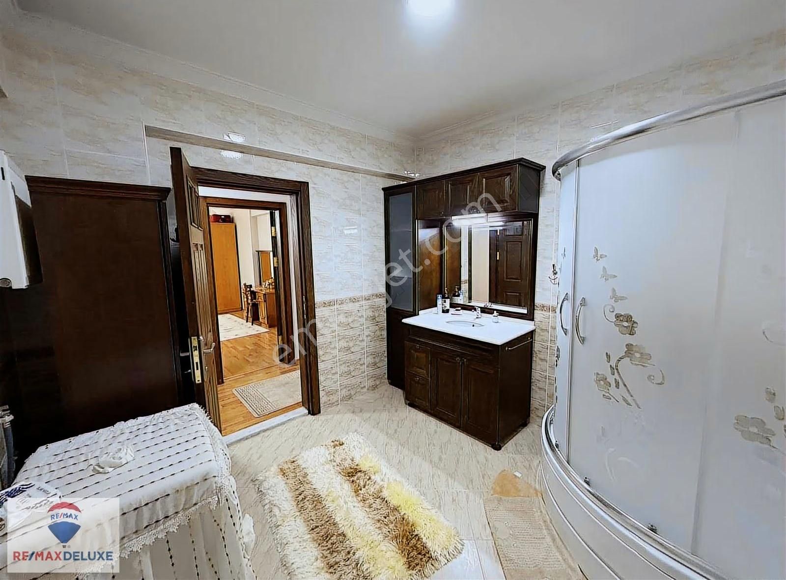 Tütünçiftlik Kuzey Mah. Satılık 3 Katlı Müstakil Bahçeli Ev - Görsel 3