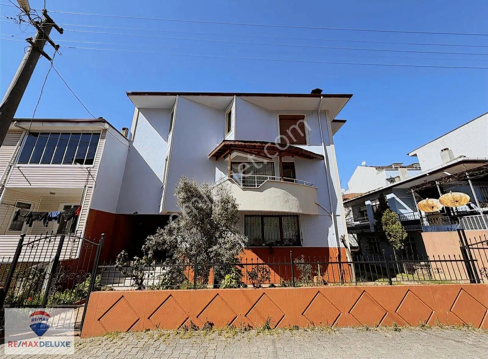 Tütünçiftlik Kuzey Mah. Satılık 3 Katlı Müstakil Bahçeli Ev - Görsel 25