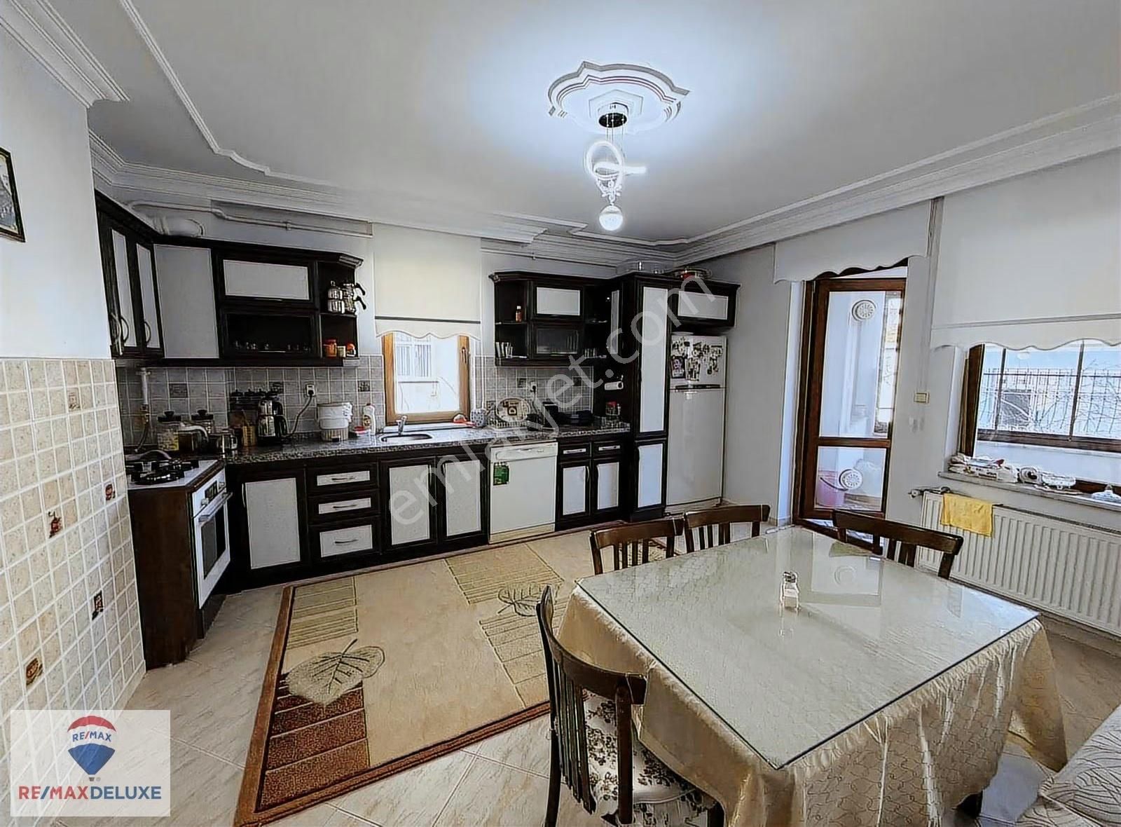 Tütünçiftlik Kuzey Mah. Satılık 3 Katlı Müstakil Bahçeli Ev - Görsel 30