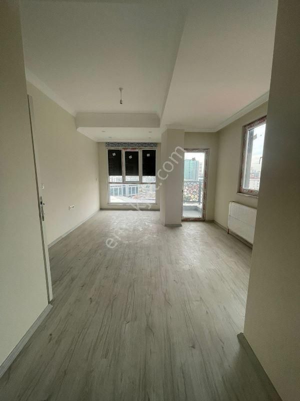 Adnan Kahveci Metroya Yürüme Panjurlu 4+1 Teraslı - İskanlı Dubleks