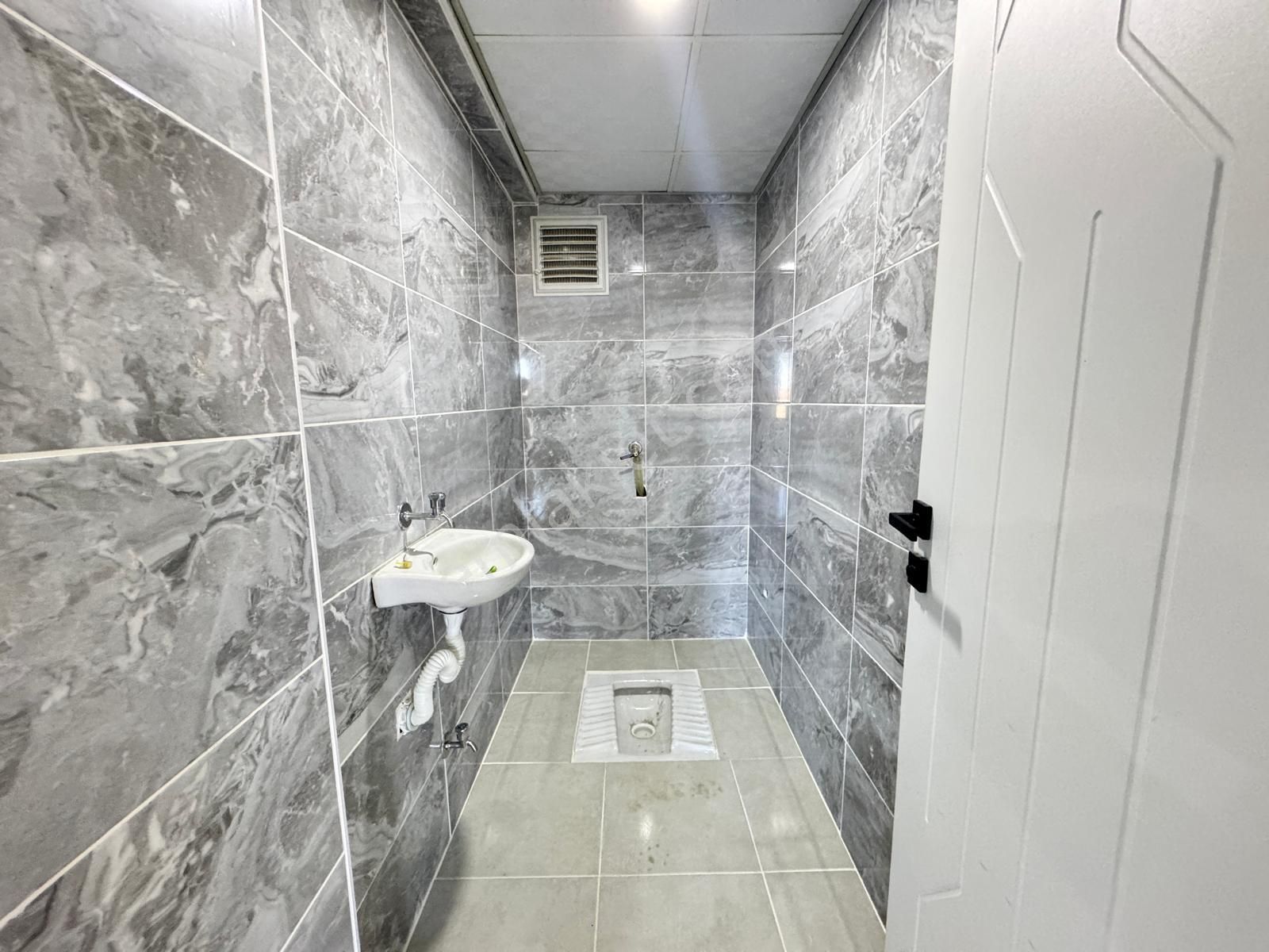 Ömer Halisdemir Mh. Merkezi Konum'da 2+1 Ankanstreli Lüks Daire - Görsel 35