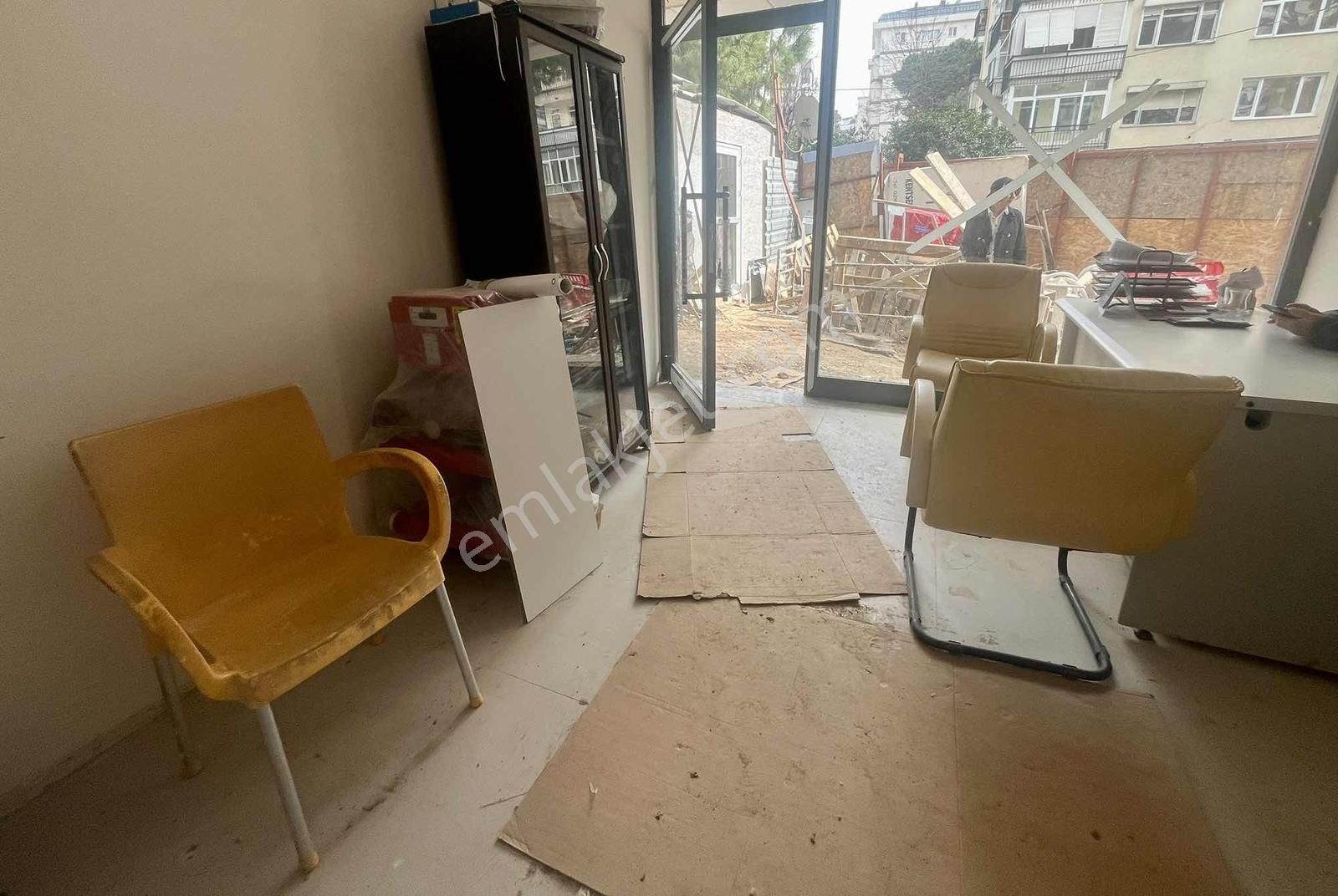 Göztepe Özgürlük Parkı Minibüse Adım Mesafe Sıfır Kiralık Dükkan - Görsel 7
