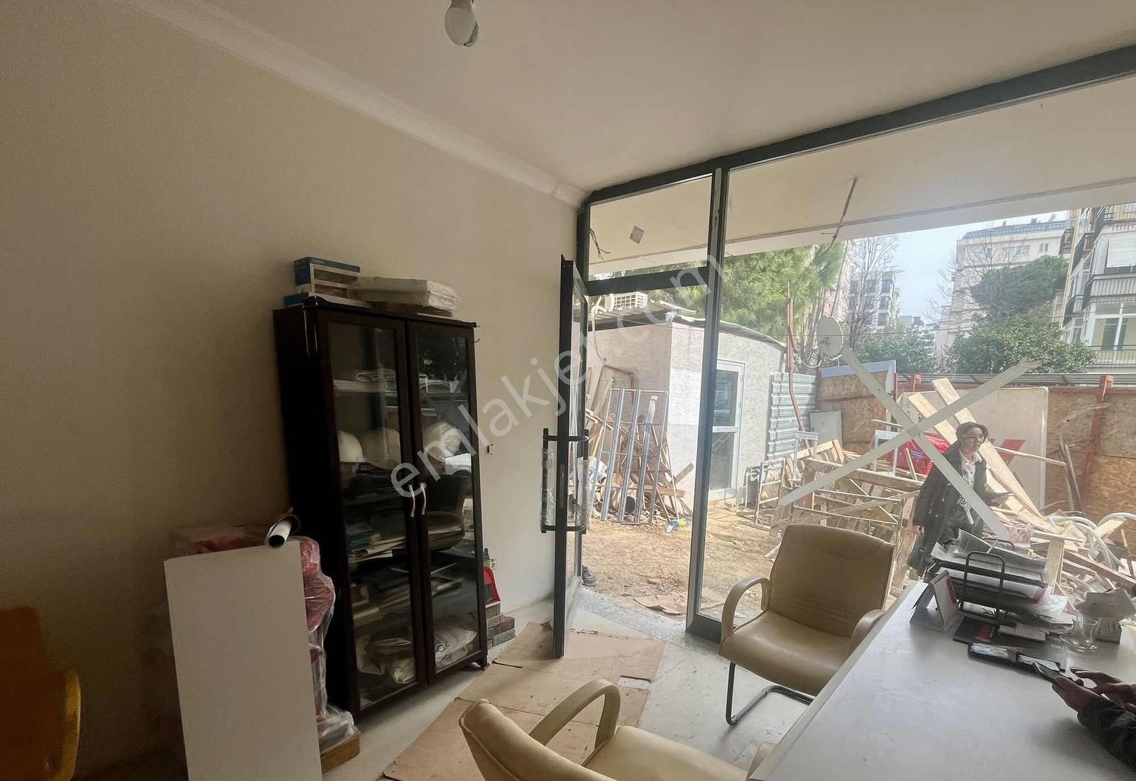 Göztepe Özgürlük Parkı Minibüse Adım Mesafe Sıfır Kiralık Dükkan - Görsel 13