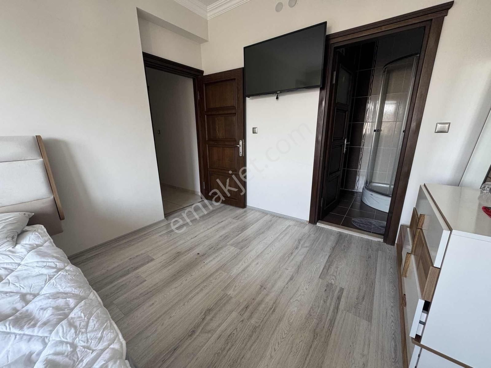 Sancak Mahallesi Full Manzaralı Eşyalı 3+1 - Görsel 5