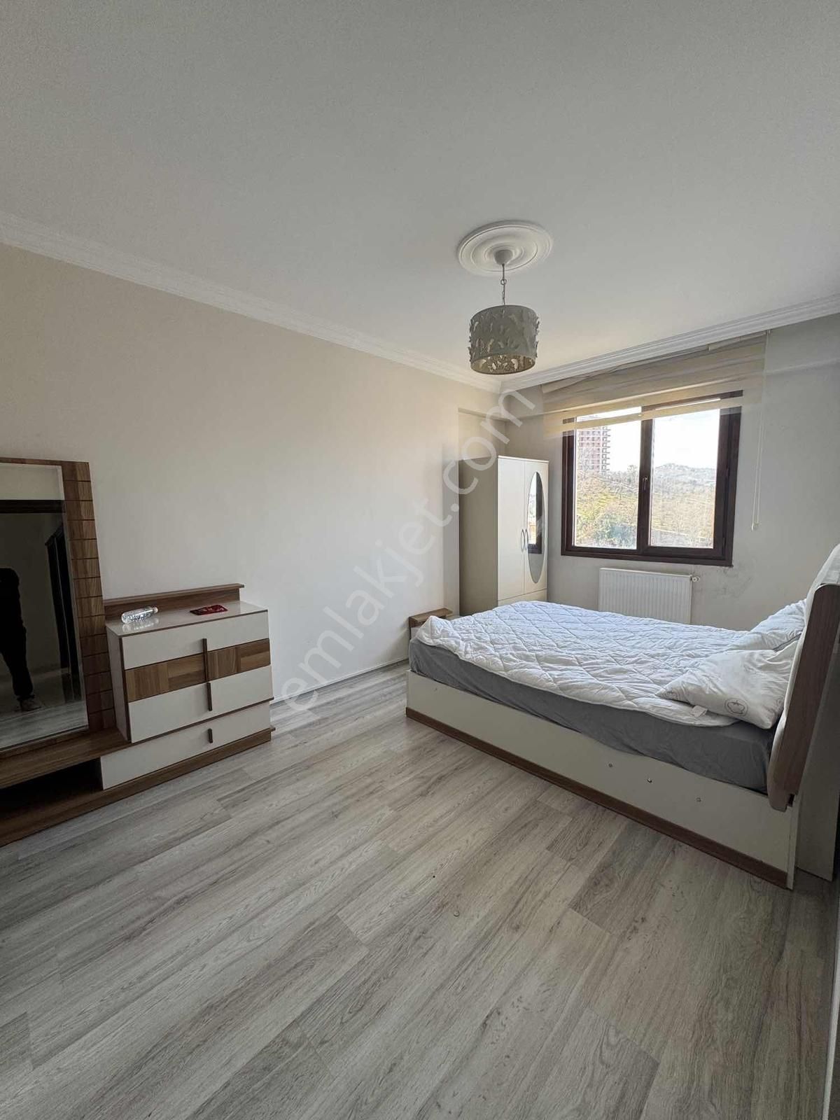 Sancak Mahallesi Full Manzaralı Eşyalı 3+1 - Görsel 11