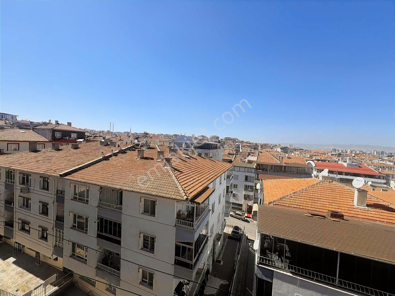 Piyade Mah'de Arakatta Asansörlü Otoparklı 3+1 Masrafsız Daire - Görsel 8